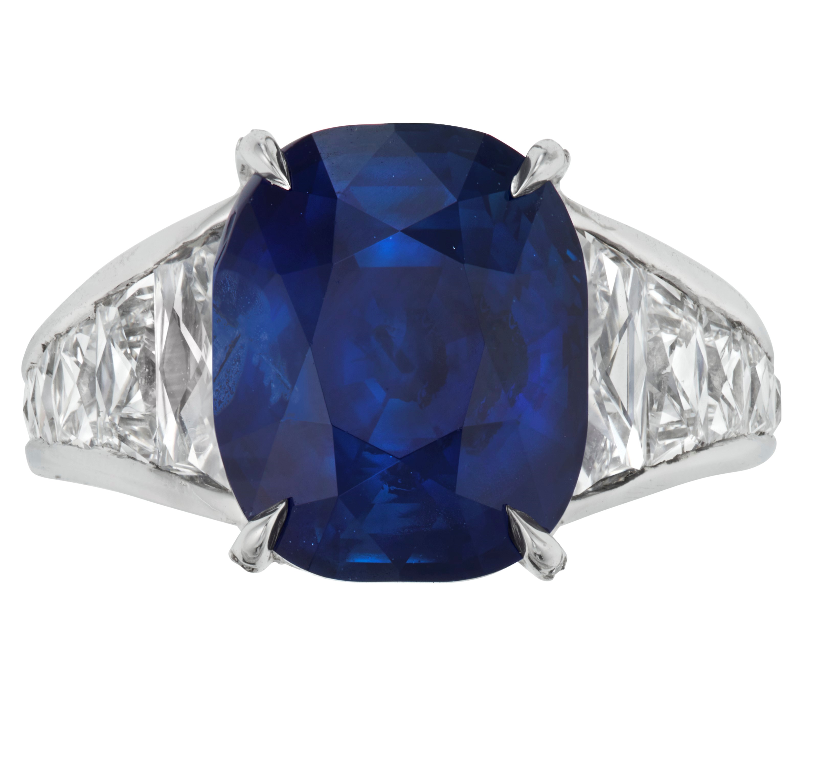 SAPPHIRE AND DIAMOND RING