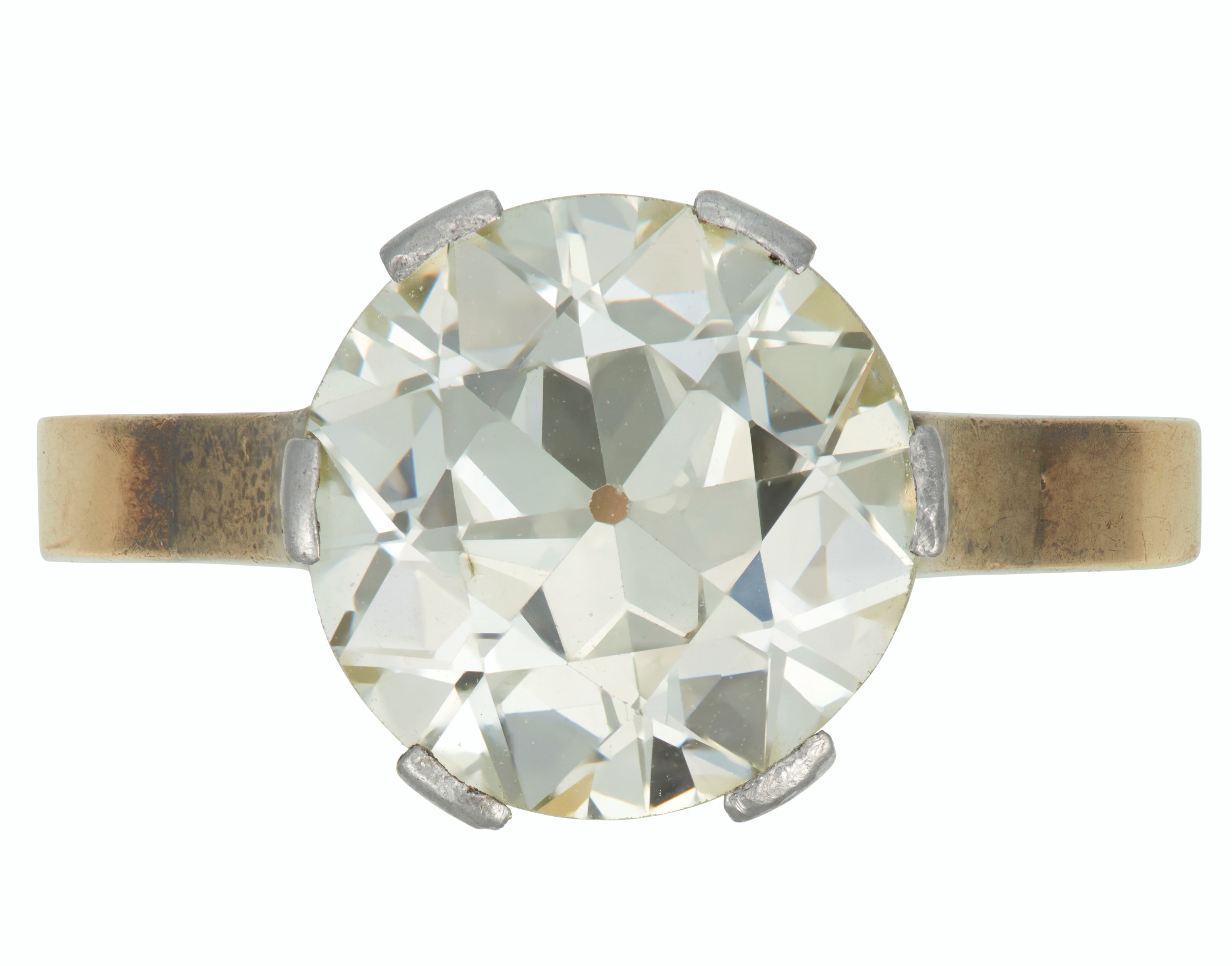 DIAMOND RING