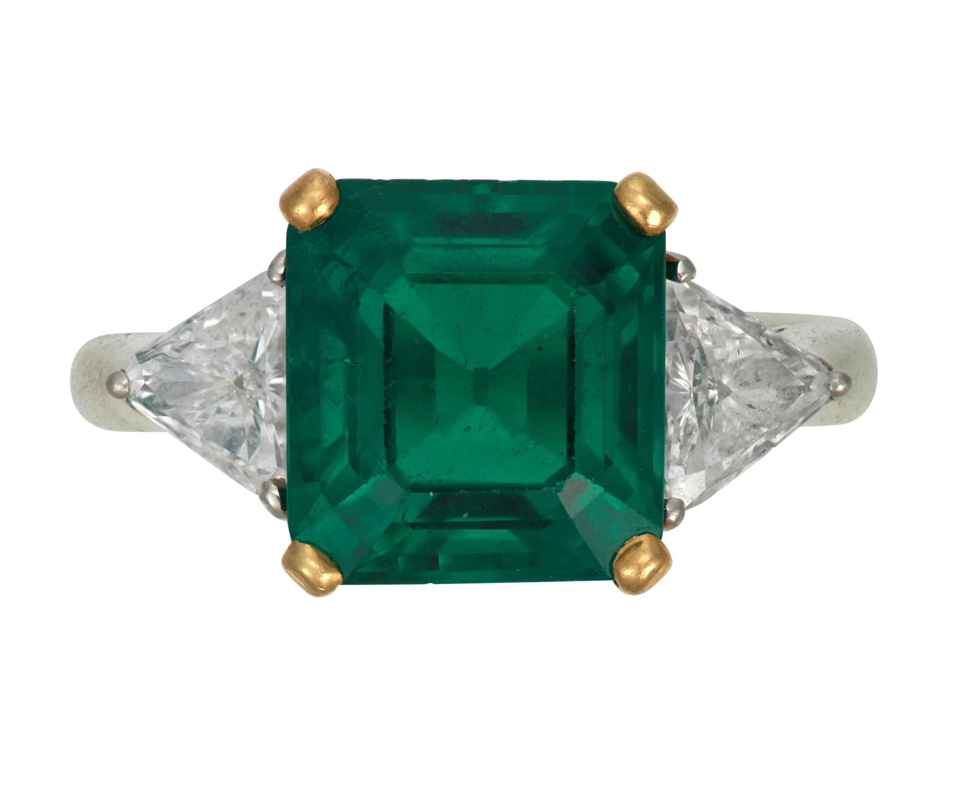 EMERALD AND DIAMOND RING