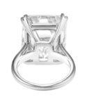 A MAGNIFICENT DIAMOND RING