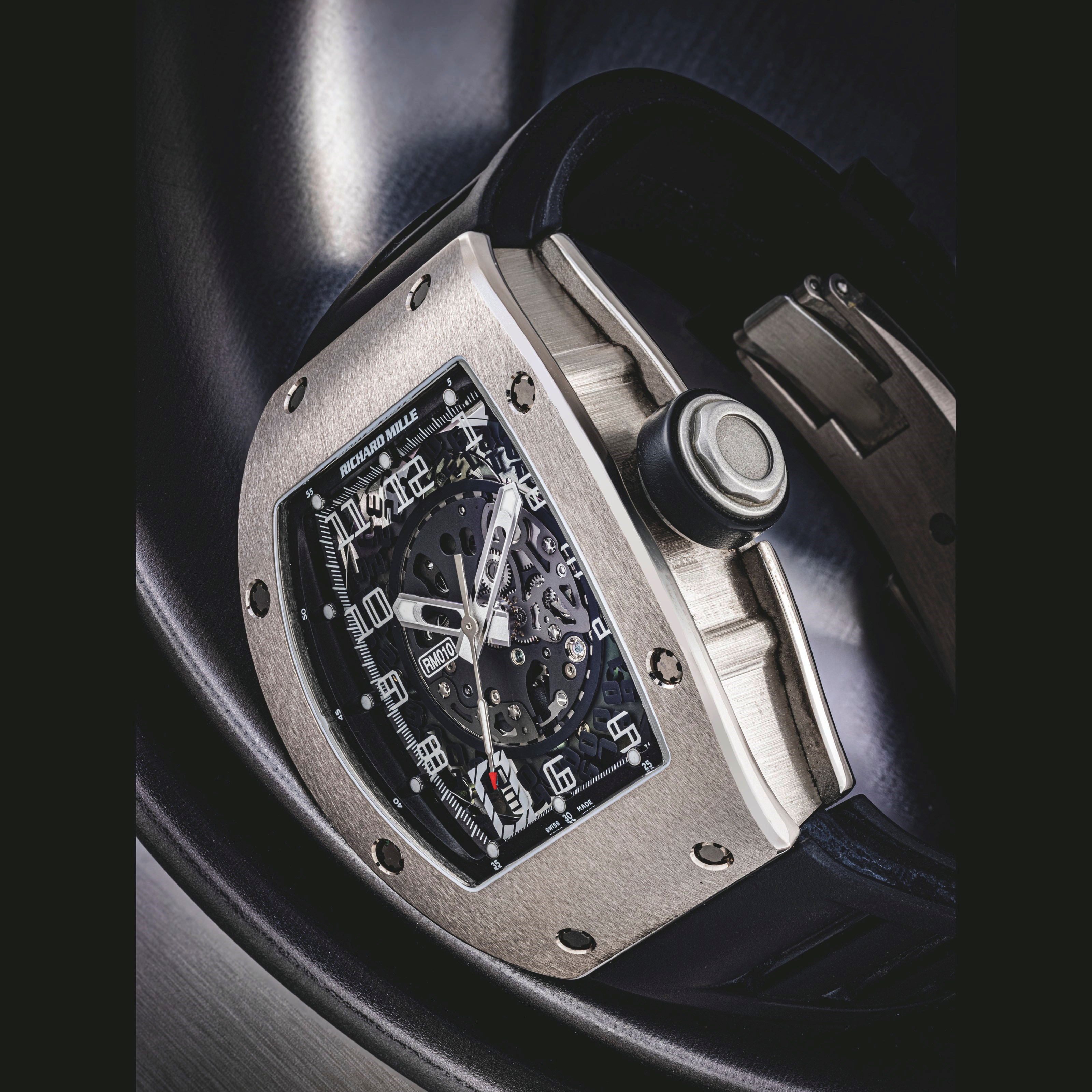 RICHARD MILLE，18K白金自动上弦镂空腕表，配中心秒针及日历显示，型号RM010，约2007 年制，附原厂证书、盒子及外包装