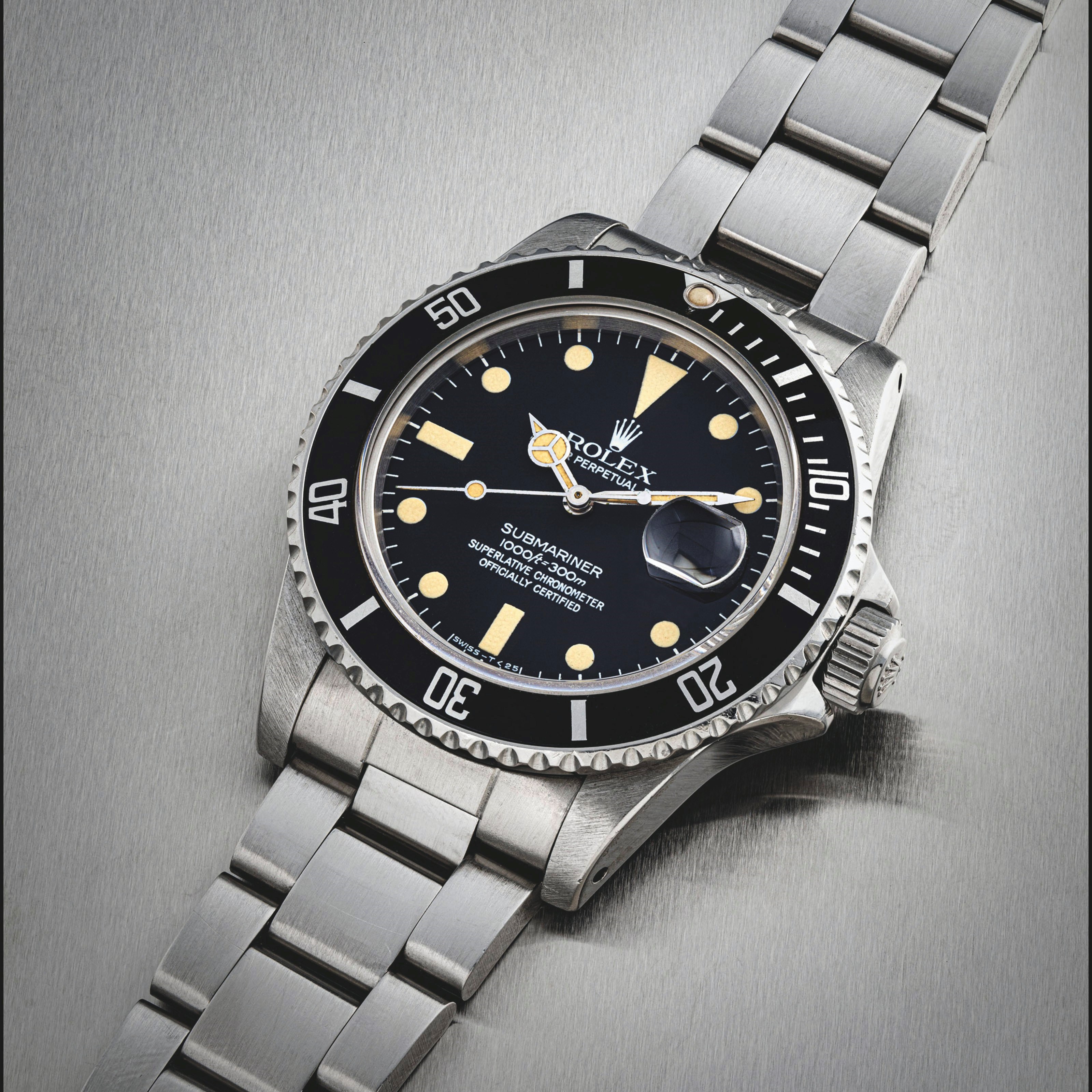 劳力士，不锈钢自动上弦链带腕表，配中心秒针及日历显示，SUBMARINER DATE，型号16800，约1984年制，附原厂证书、盒子及外包装