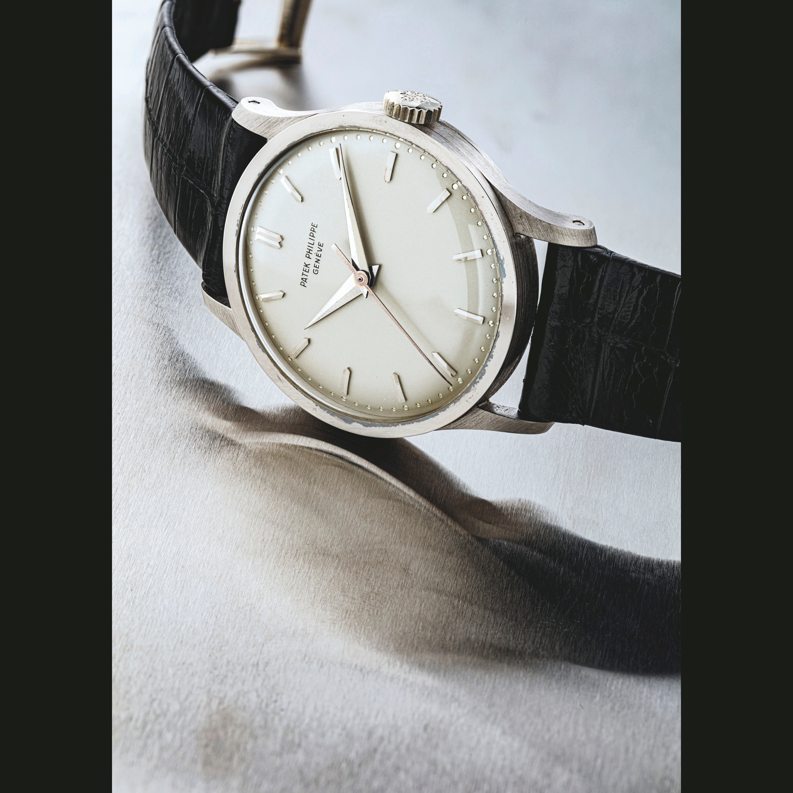 百达翡丽，18K白金腕表，配中心秒针，型号570，约1964年制，附盒子及外包装