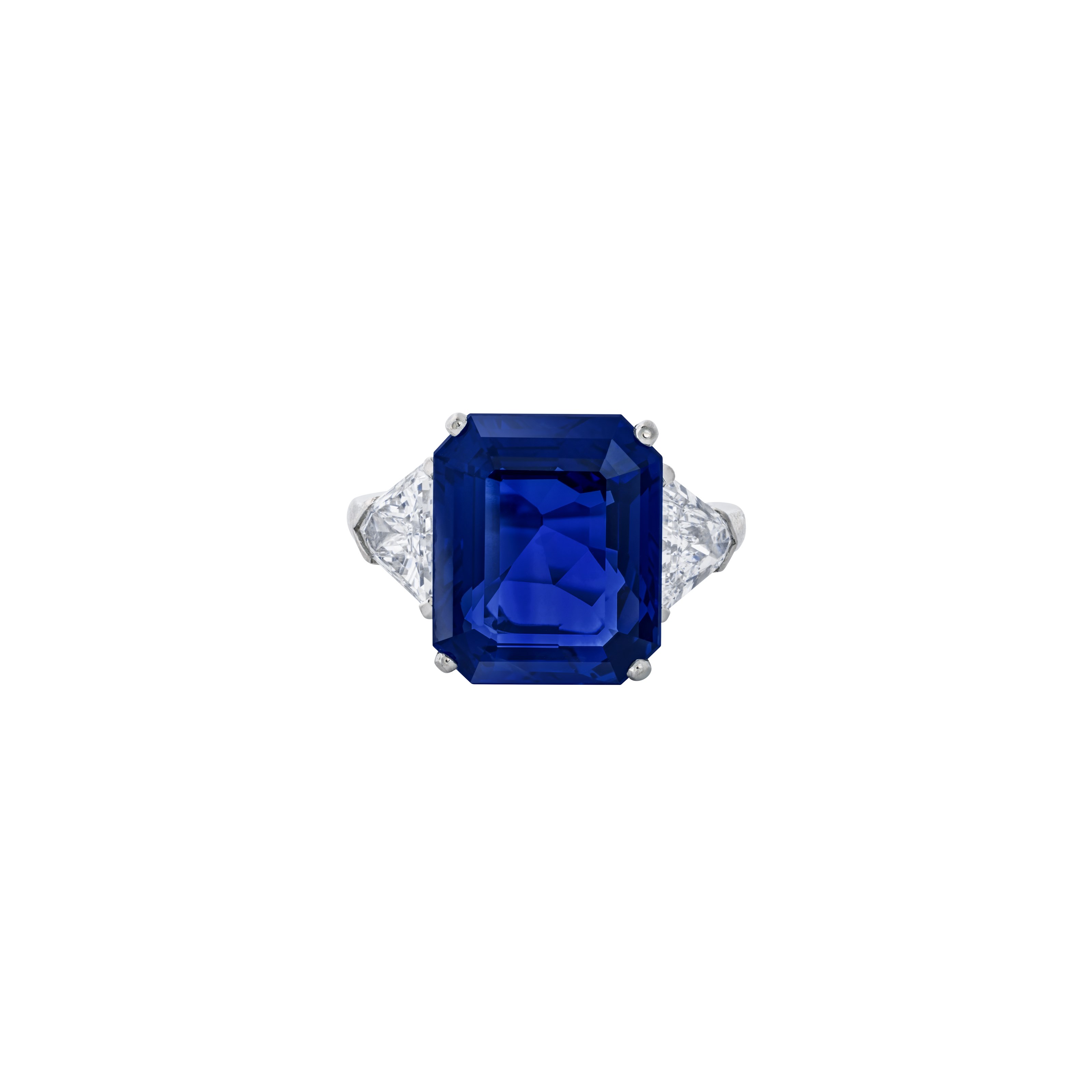 SAPPHIRE AND DIAMOND RING