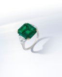 EMERALD AND DIAMOND RING