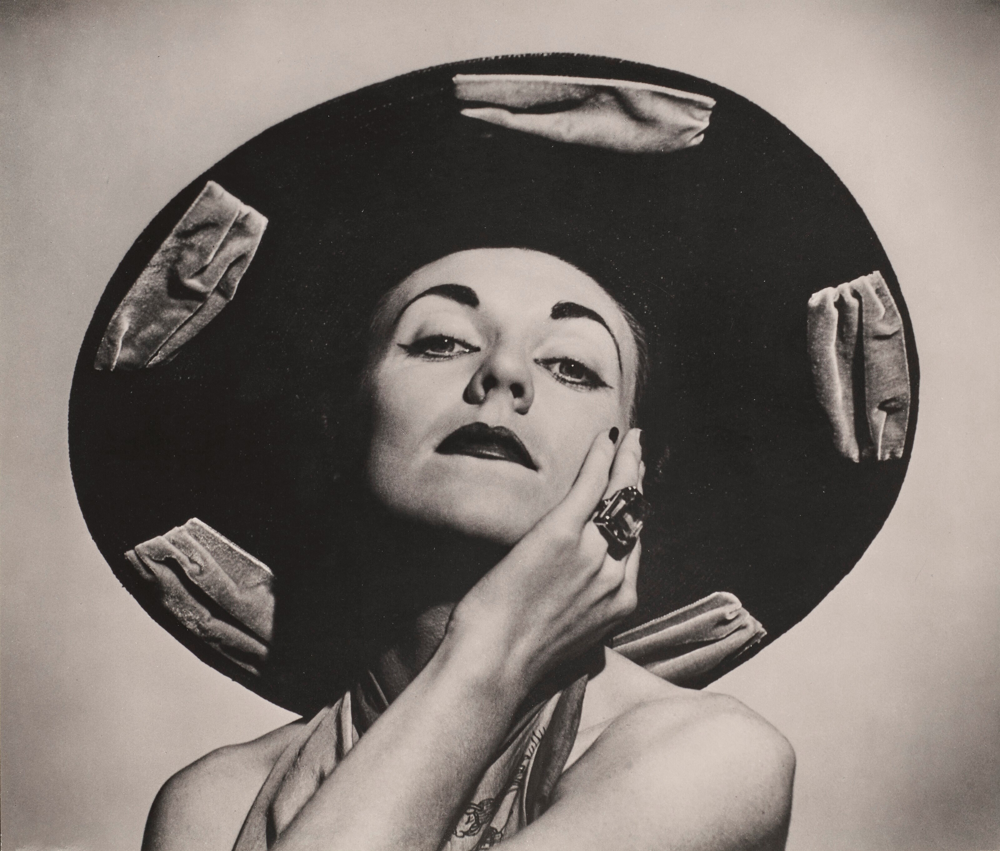 HELMUT NEWTON (1920-2004)