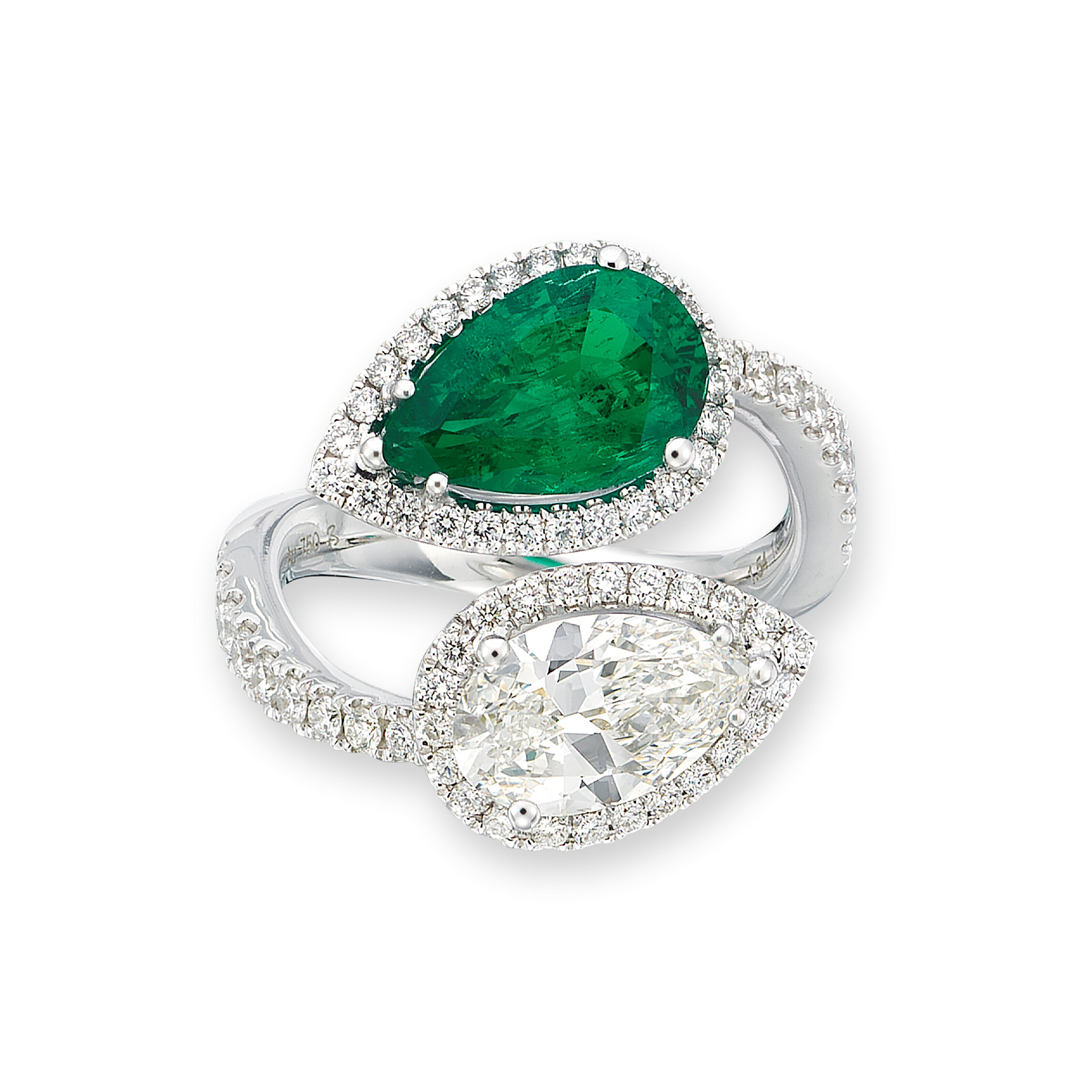 EMERALD AND DIAMOND RING