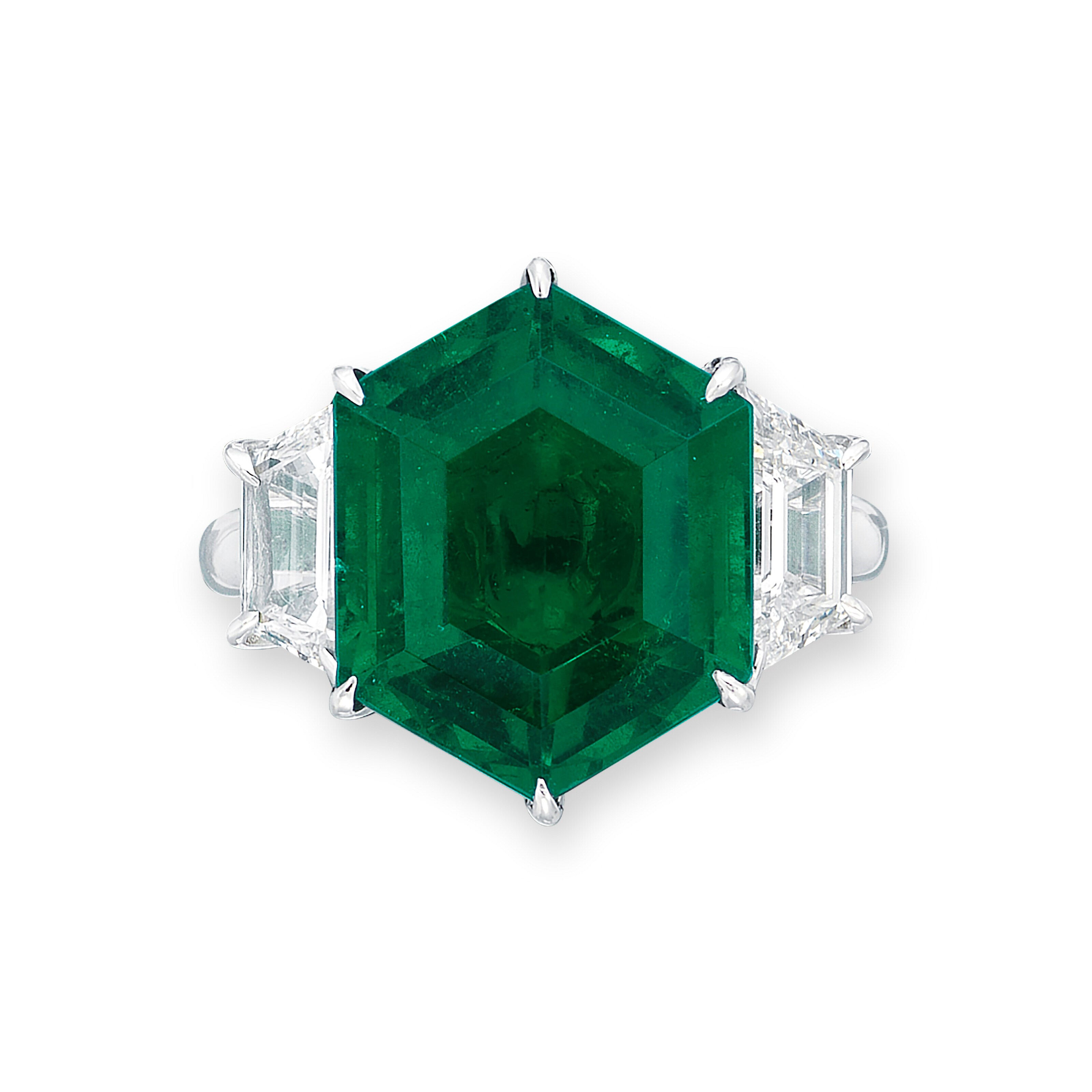 EMERALD AND DIAMOND RING