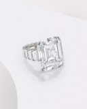 IMPRESSIVE DIAMOND RING