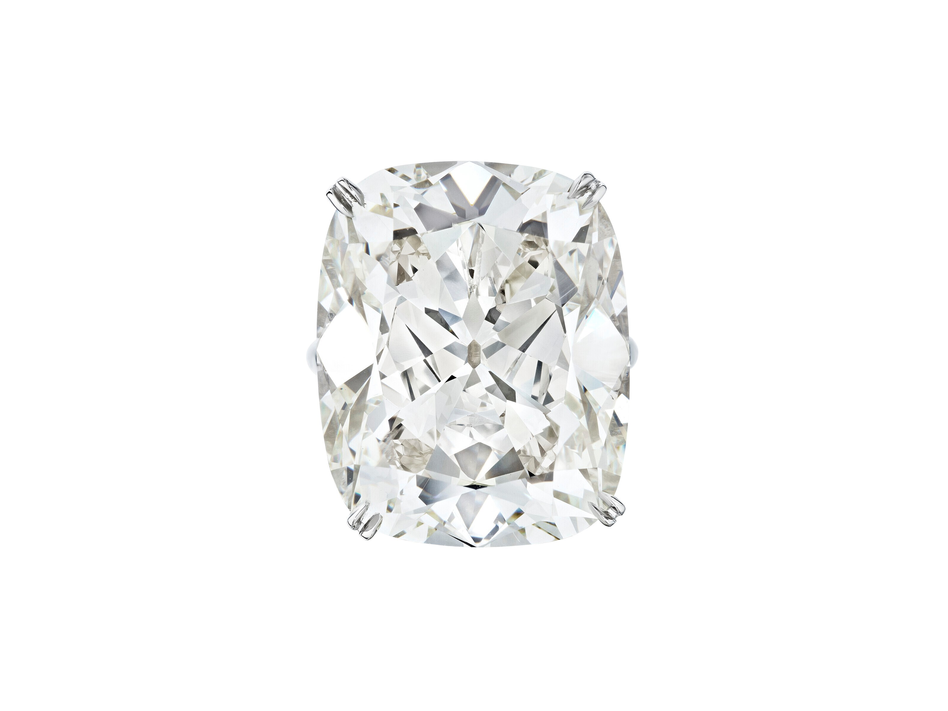 AN IMPRESSIVE DIAMOND RING