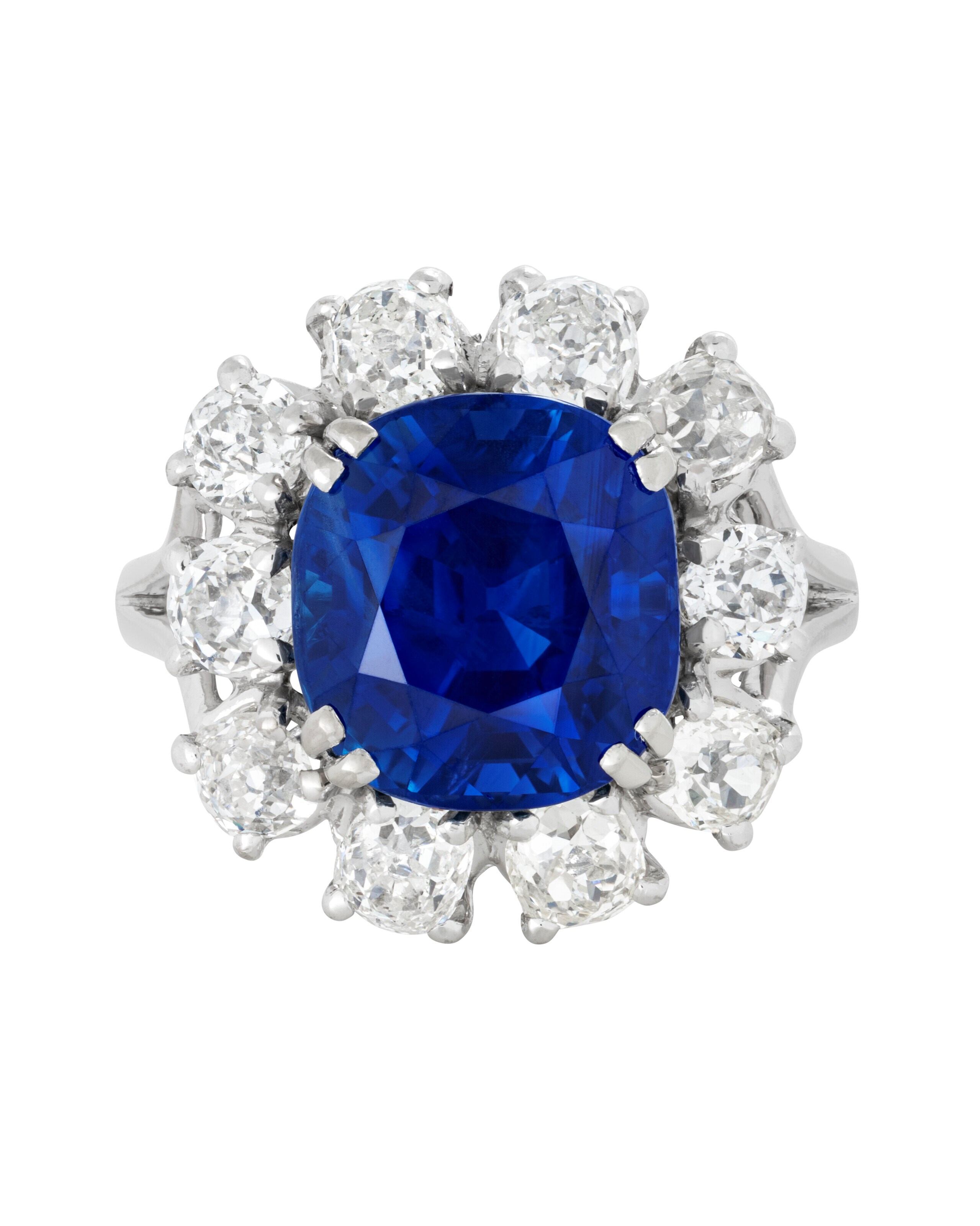 SAPPHIRE AND DIAMOND RING