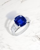 SAPPHIRE AND DIAMOND RING