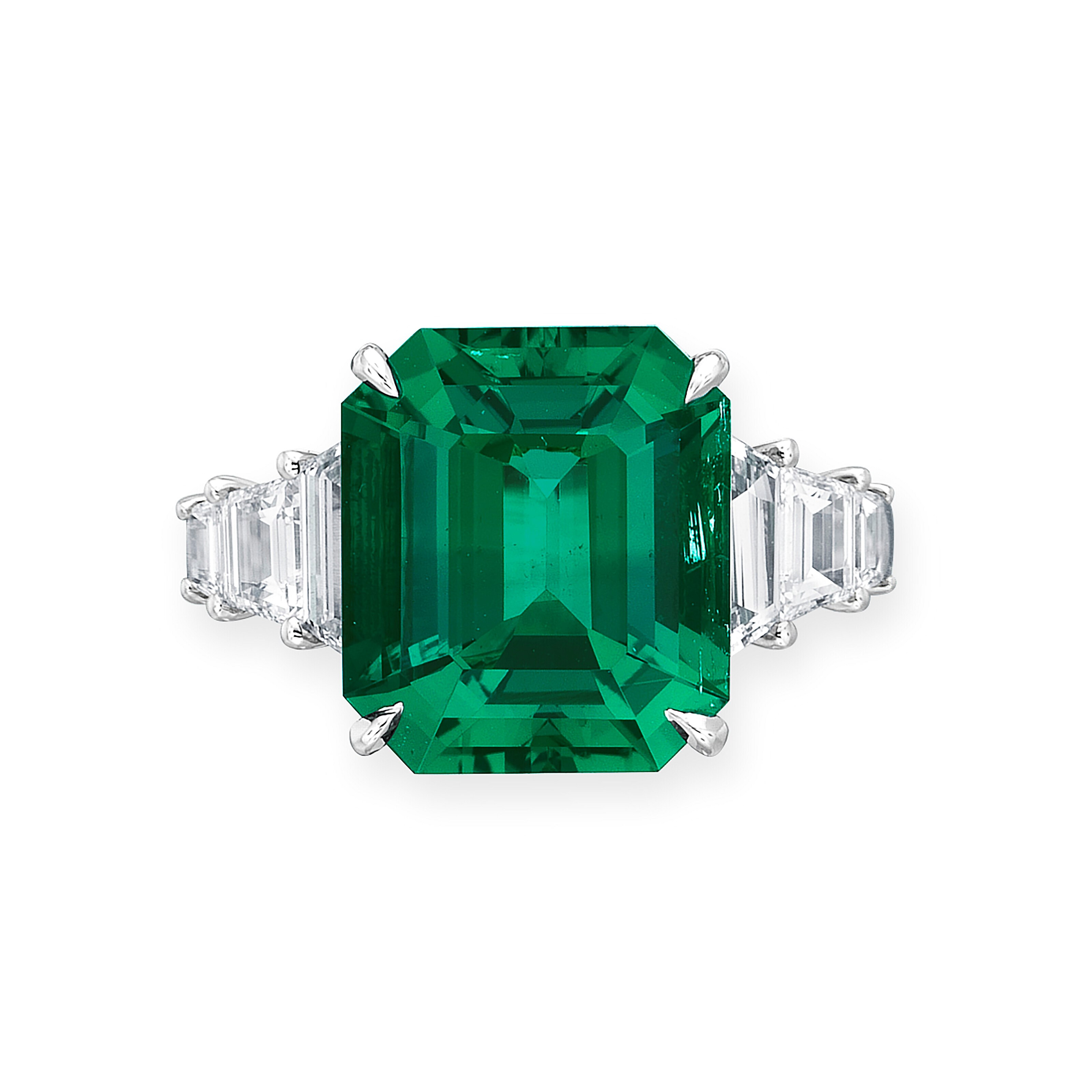 EMERALD AND DIAMOND RING