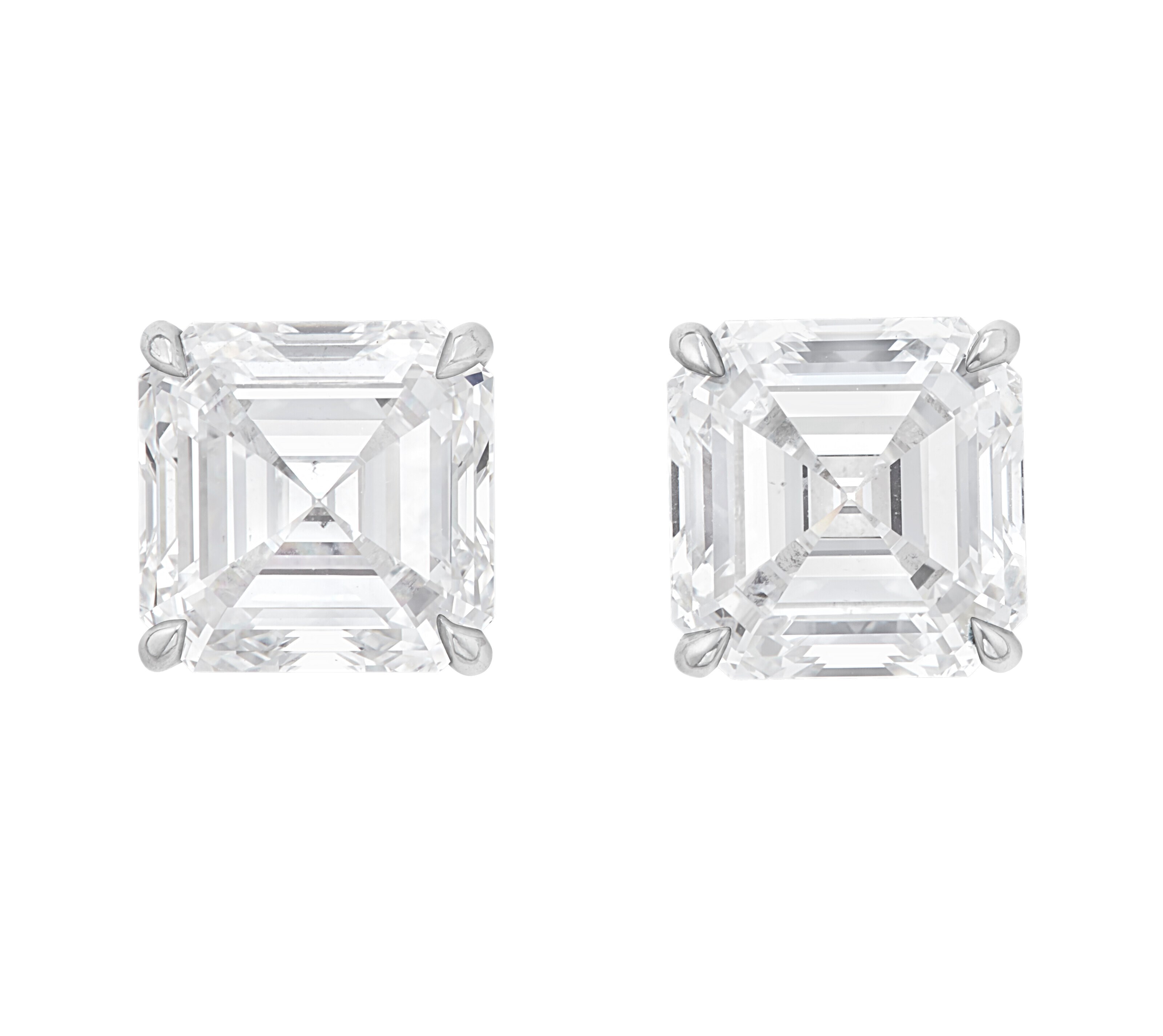 NO RESERVE DIAMOND STUD EARRINGS