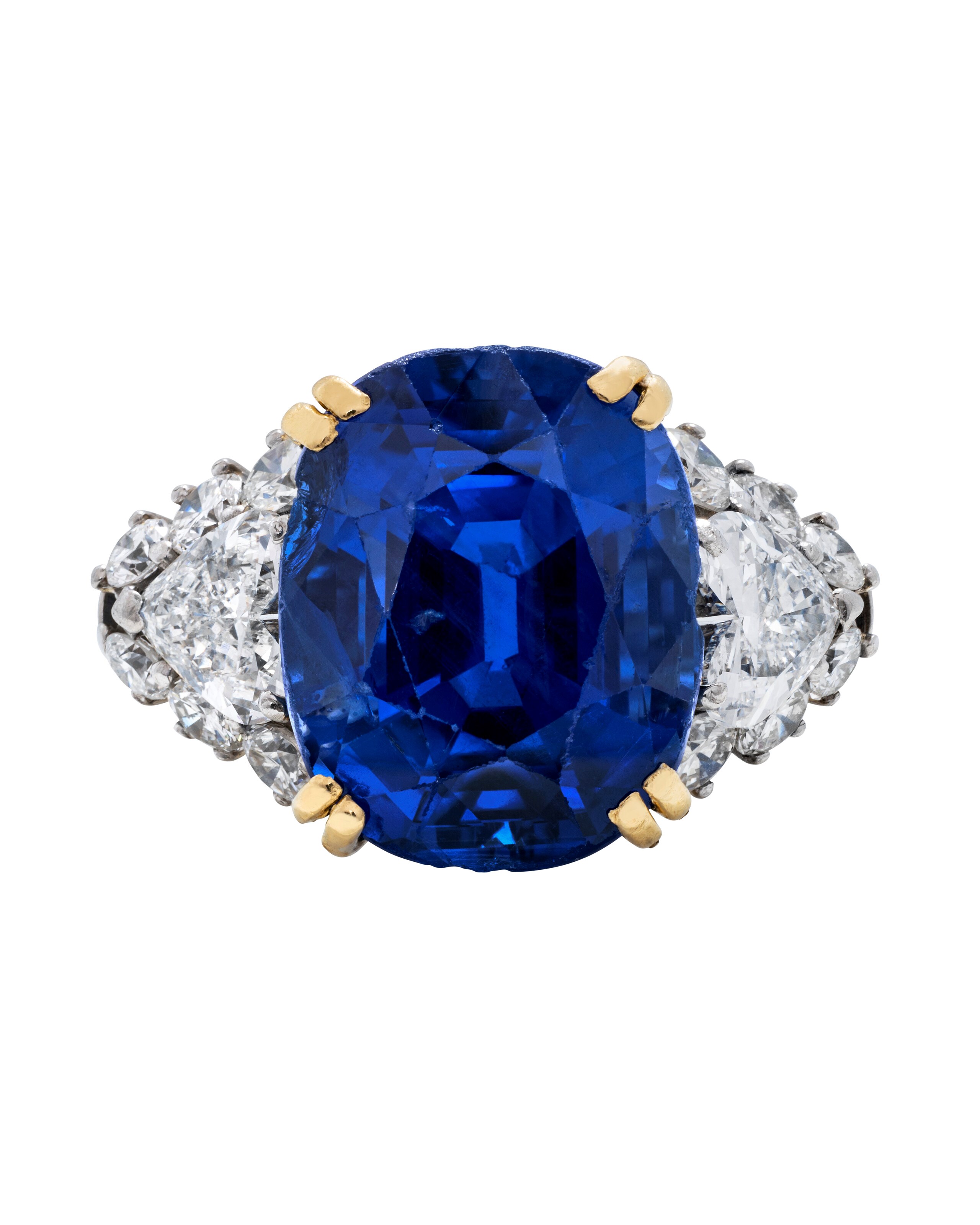 SAPPHIRE AND DIAMOND RING