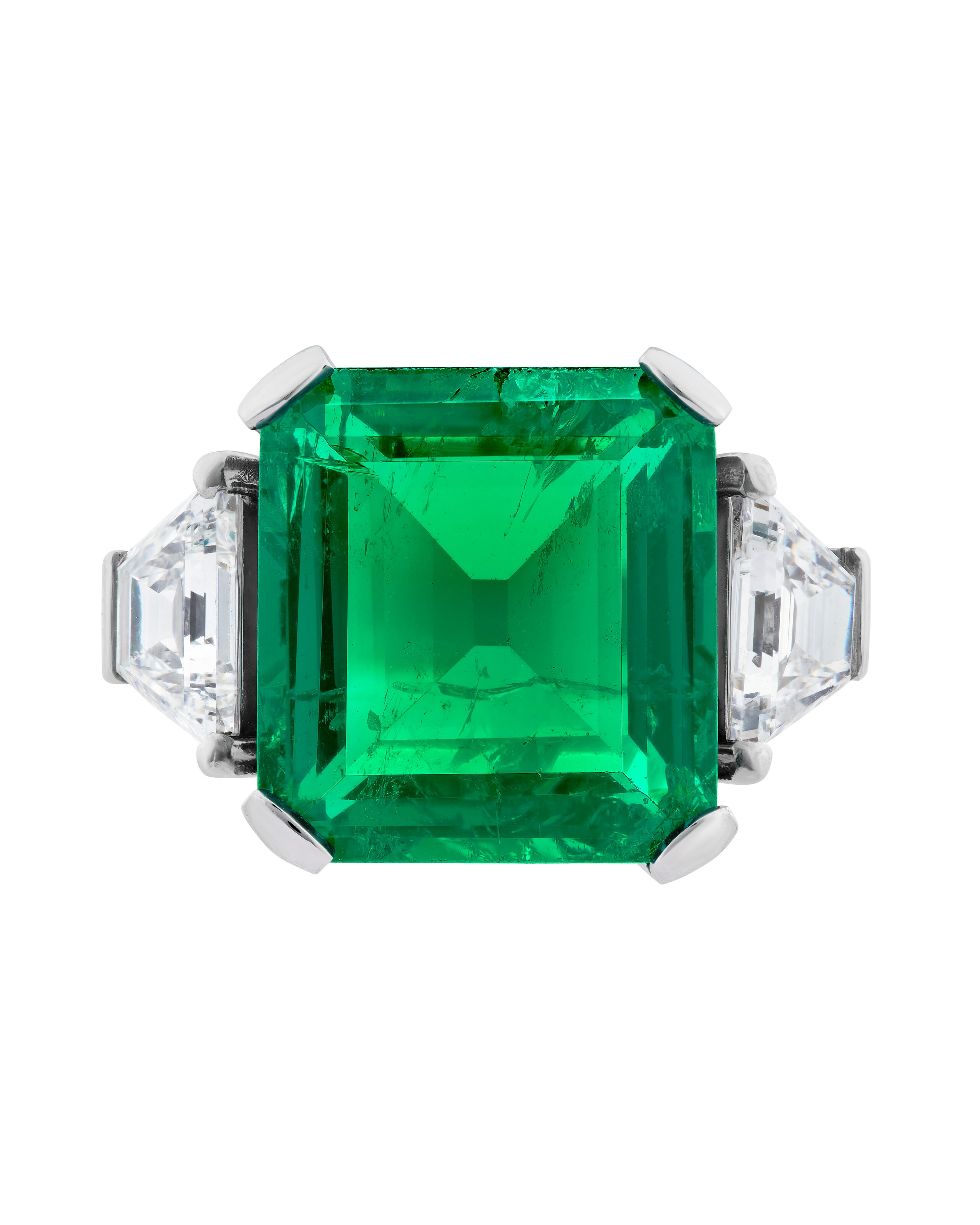 EMERALD AND DIAMOND RING