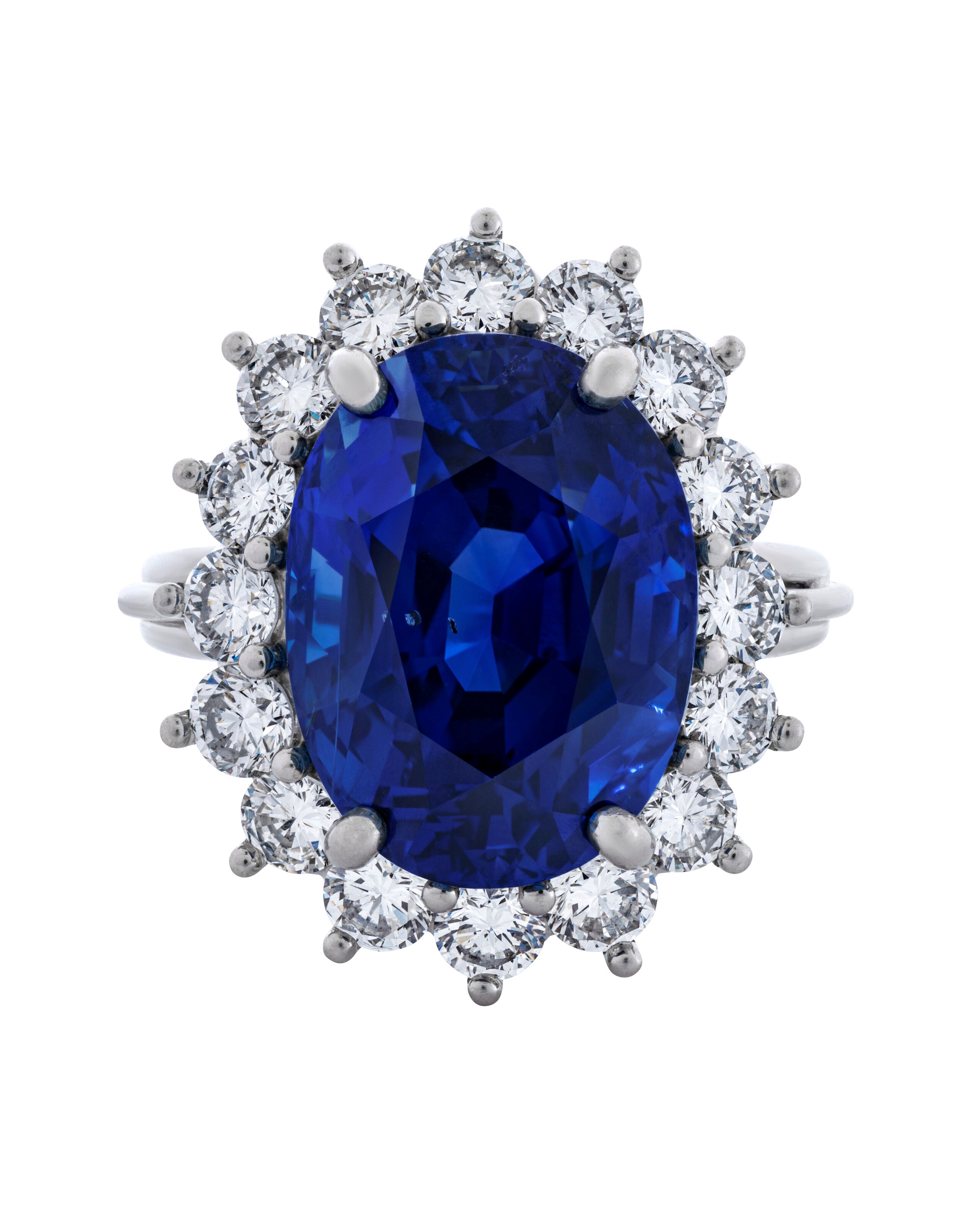 SAPPHIRE AND DIAMOND RING
