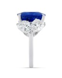 SAPPHIRE AND DIAMOND RING