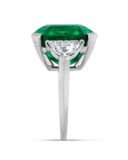 EMERALD AND DIAMOND RING
